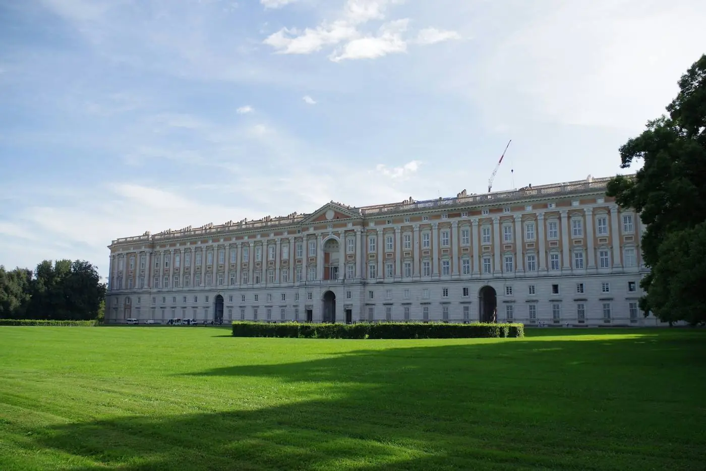 La facciata della Reggia di Caserta