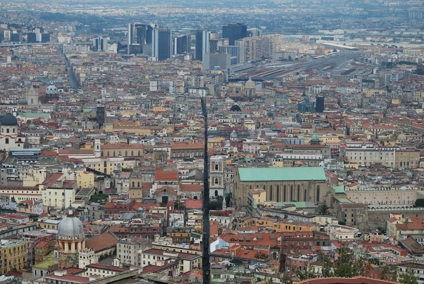 Napoli vista dall’alto con il centro storico